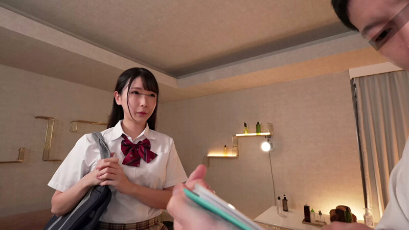 「もっと胸を大きくしたい…」と悩む女子校生が訪れた豊胸エステで限界乳首責め!!悪徳エステティシャンにオイルを塗られて集中的に乳首を責められた女子校生は腰がガックガクになるほど乳首イキ!! 19枚目