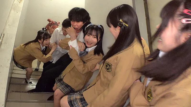 【由良かな】美女4人が乳首狩りオニごっこ！M男の亀頭がパンパン｜dnjr00131