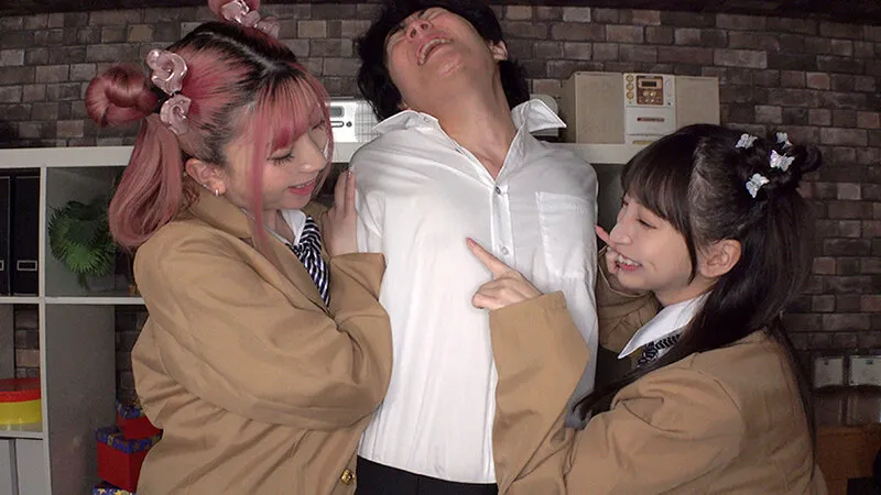 【由良かな】美女4人が乳首狩りオニごっこ！M男の亀頭がパンパン｜dnjr00131